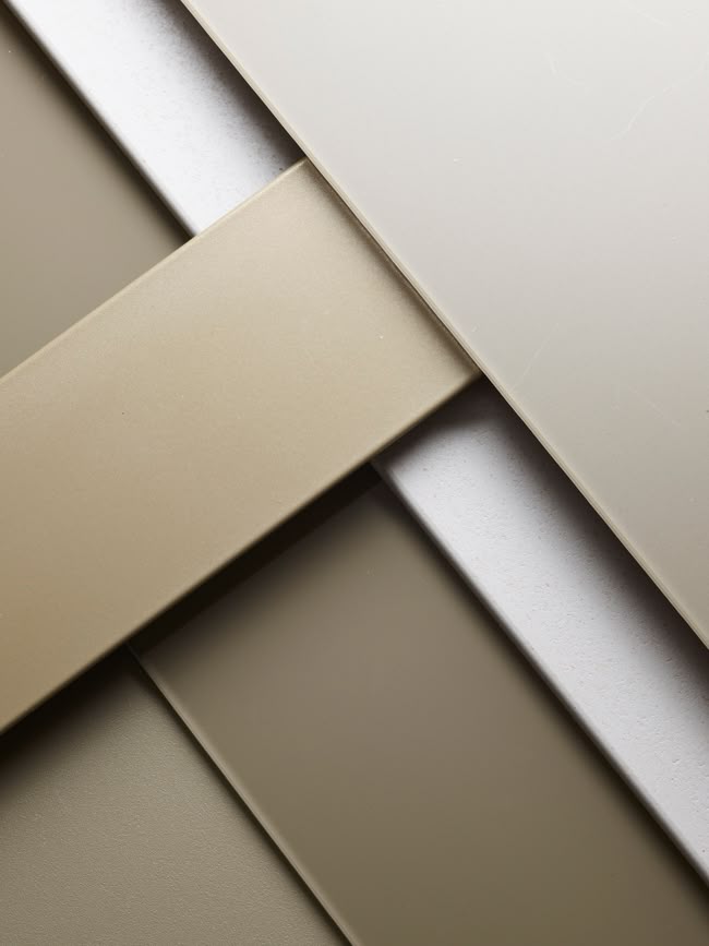 Lacquer Finishes, Veneers, and Surface Technologies: A Detailed Comparison